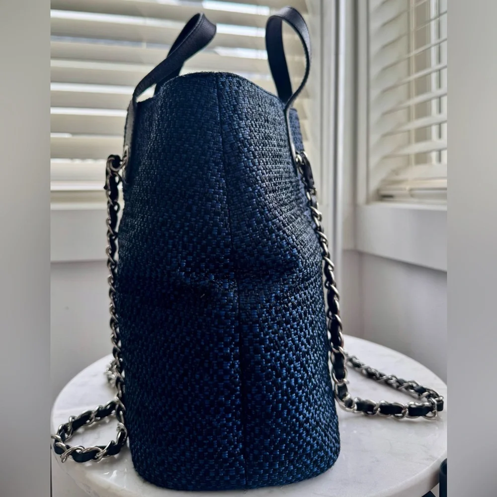 CHANEL Bag - Picture 5 of 15